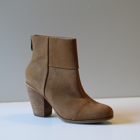 Vince Camuto | Suede Ankle Booties almost new - Picture 5 of 6
